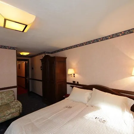 Hotel Petit 3*