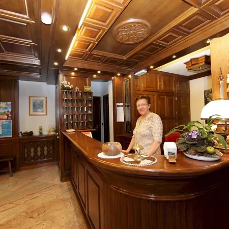 Petit Hotel