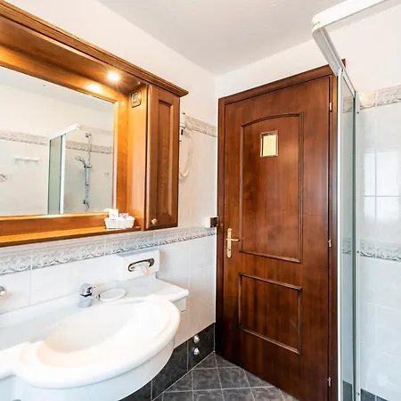 Ξενοδοχείο Petit 3*