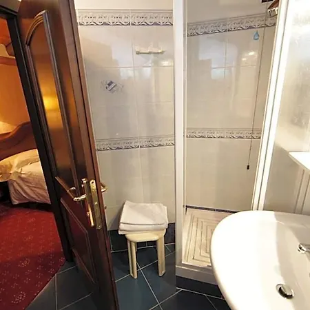 Hotel Petit 3*