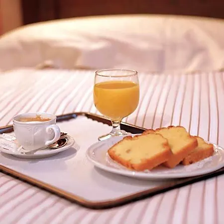 Petit Hotel 3*