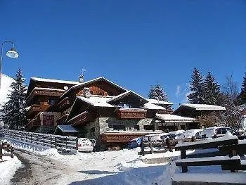 Отель Petit 3*